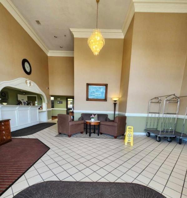 Quality Inn & Suites Somerset Downtown